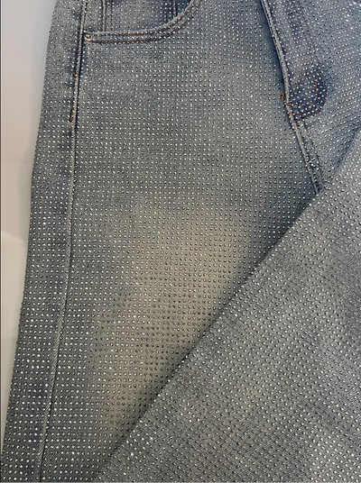 AKSEL – Le Jean Scintillant pour Briller en Toutes Circonstances